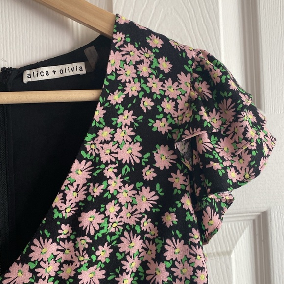 •Alice + Olivia Mariska Floral Romper - Picture 4 of 8
